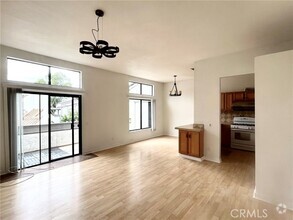 Building Photo - 10 Brownfield Ln