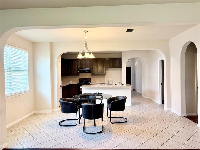 Building Photo - 9310 Moon River Dr