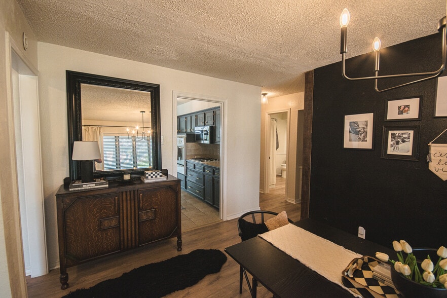 Building Photo - 2334 Babalos Ln