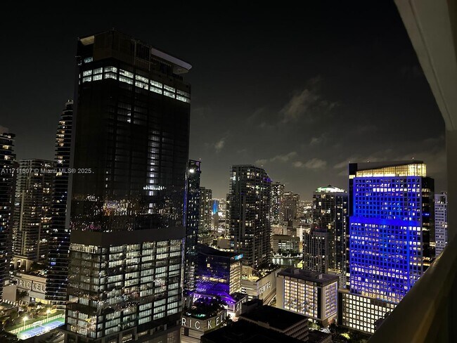 Building Photo - 951 Brickell Ave