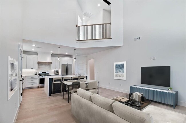 Building Photo - 28 Bedford Ln