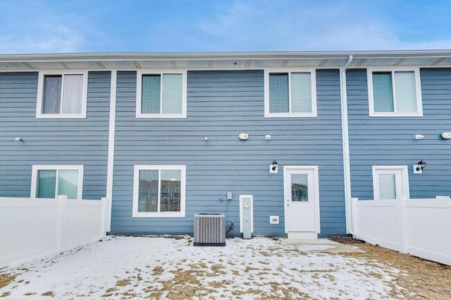 Building Photo - 1234 Gillespie Ln