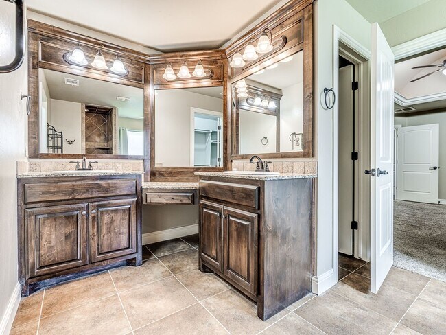 Building Photo - Charming home in Deer Creek Schools + Lone...