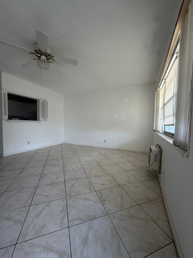 Building Photo - 152 Berkshire G