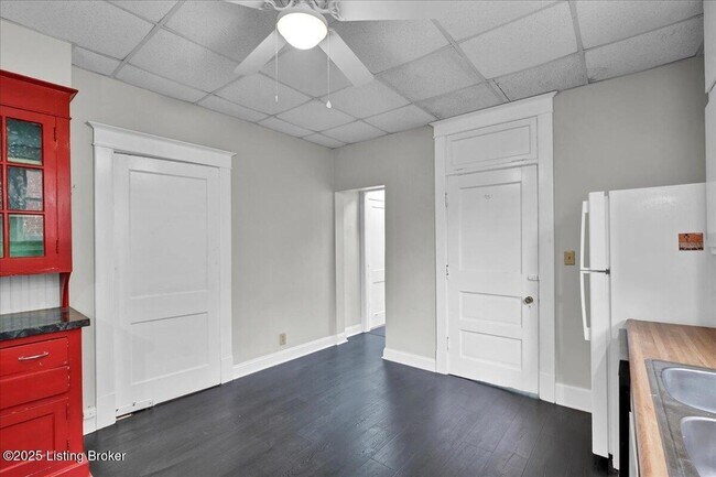 Building Photo - 2059 Alta Ave