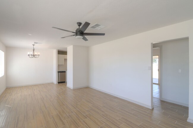 Building Photo - Newly remodeled 4 Bedroom in Casa Grande