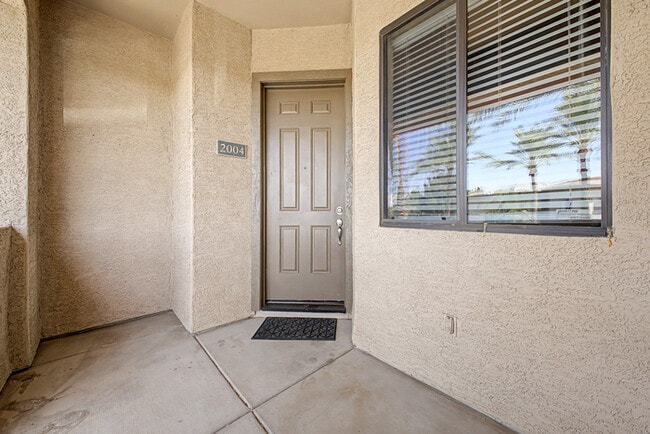 Building Photo - 3332 S Gilbert Rd