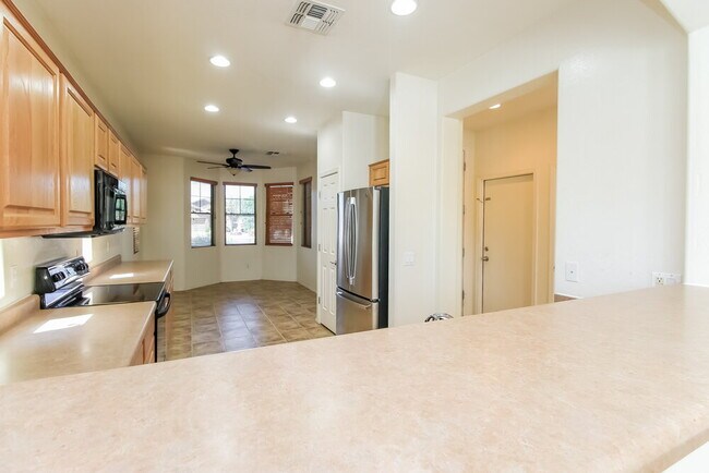 Building Photo - 6279 S Sunnyvale Ct