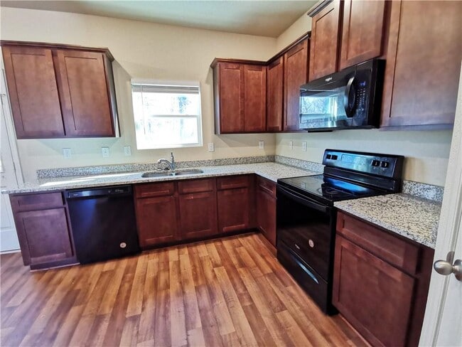 Building Photo - 11 Darling Ln