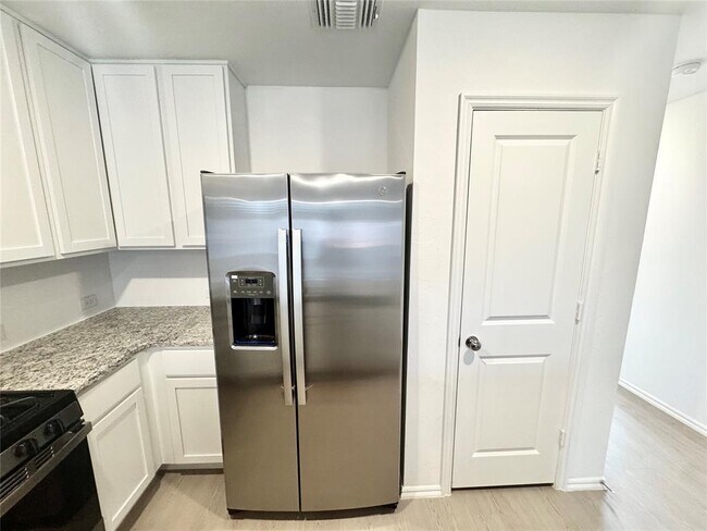 Building Photo - 3305 NW 148th St