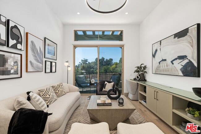 Building Photo - 130 S Sepulveda Blvd