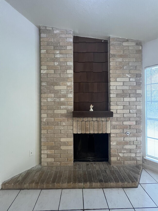 Building Photo - 9123 Alpine Trail St