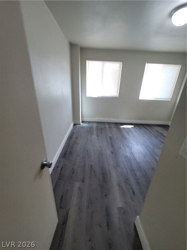 Building Photo - 3412 Townhouse Dr