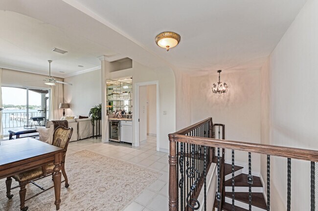 Building Photo - 825 Marbella Ln