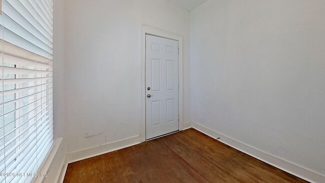 Building Photo - 2210 Myra St