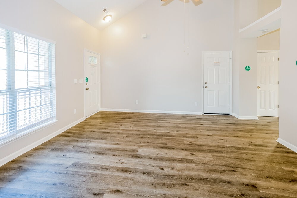 Building Photo - 3381 Chadbury Dr NW