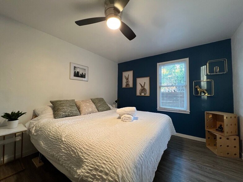 Building Photo - 211 Lessin Ln