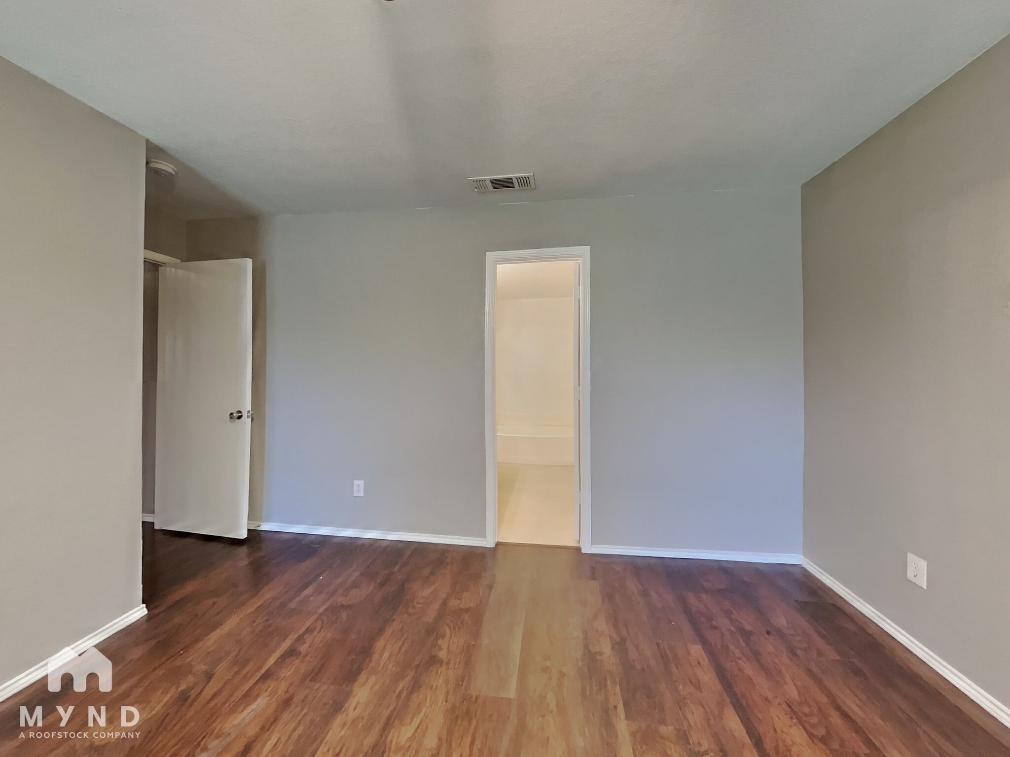 Building Photo - 327 W Little Creek Rd