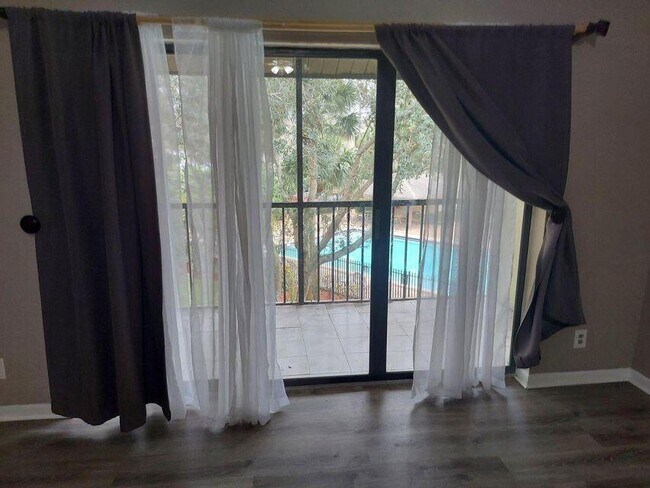 Building Photo - 202 Foxtail Dr