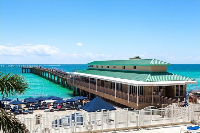 Building Photo - 16699 Collins Ave