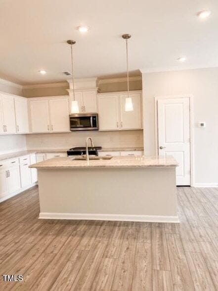 Building Photo - 305 Annabelle Blue Dr