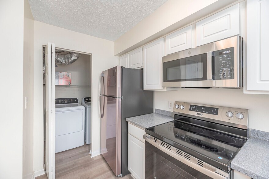 Washer/Dryer Unit - 41 Beri Dr