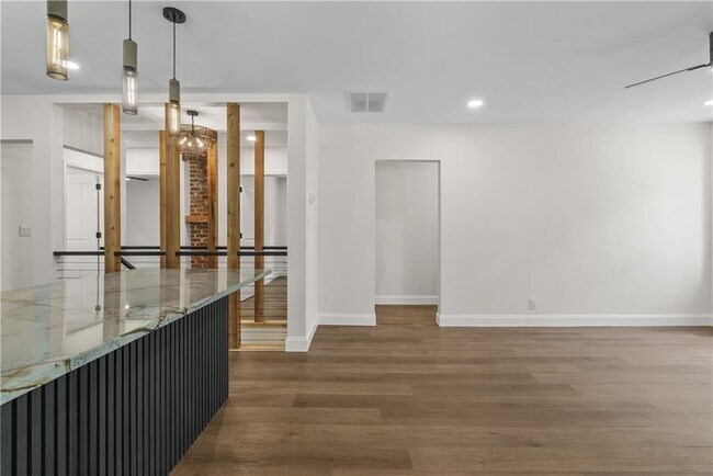 Building Photo - 1658 Altadena Pl SW