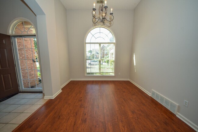 Building Photo - Great 3 bed, 2 bath home in Cordova with wonderful curb appeal.