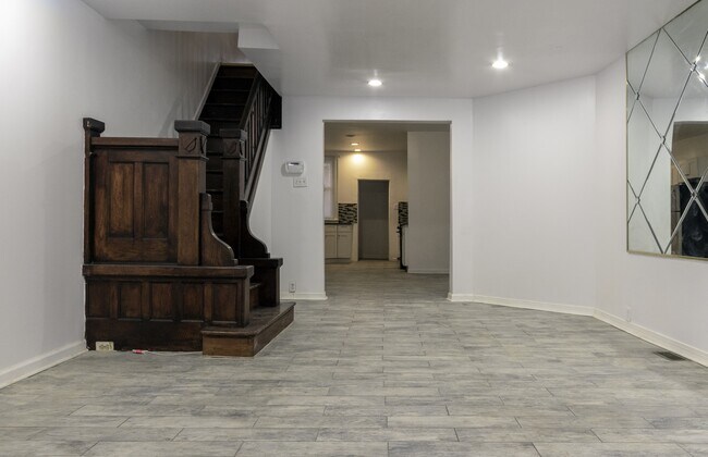 Building Photo - 5607 Springfield Ave