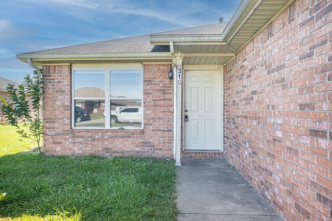 Building Photo - 319 E Marietta Ct