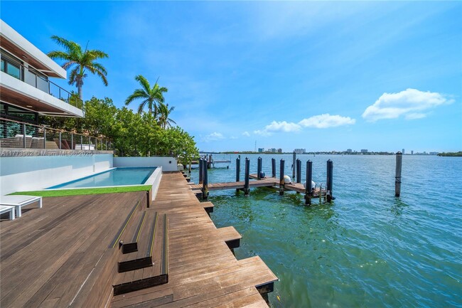 Building Photo - 7311 Belle Meade Island Dr
