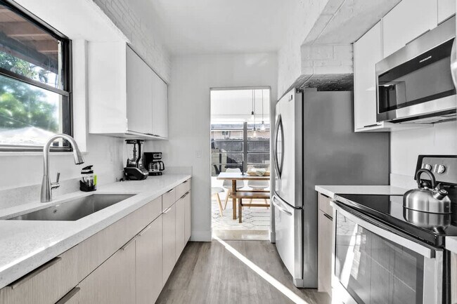 Building Photo - 6540 Park St