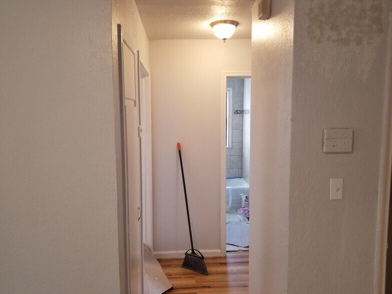 Building Photo - 1439 N Olympia Ave