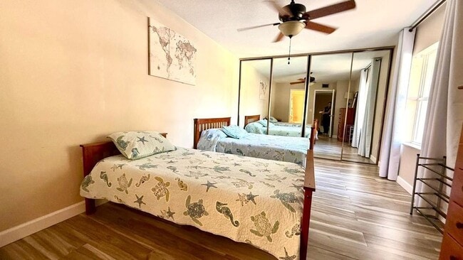 Building Photo - 40 Essex Ct