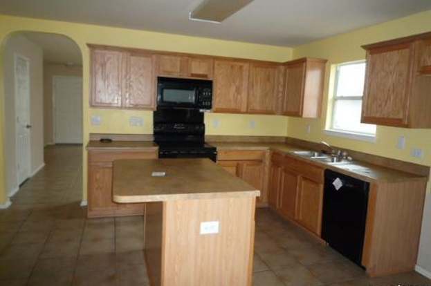 Building Photo - 2476 Medina Dr