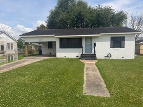 Building Photo - FOR RENT in RAYNE!