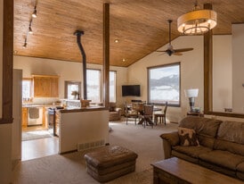 Building Photo - 1228 Palmers Dr