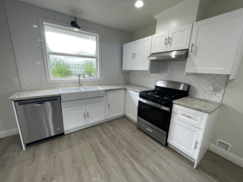 Building Photo - 2831 Jones St