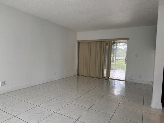 Building Photo - 8031 Lagos De Campo Blvd