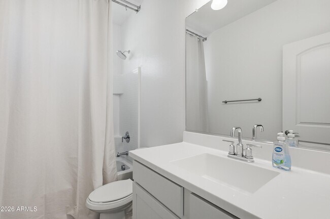 Building Photo - 30558 W Clarendon Ave