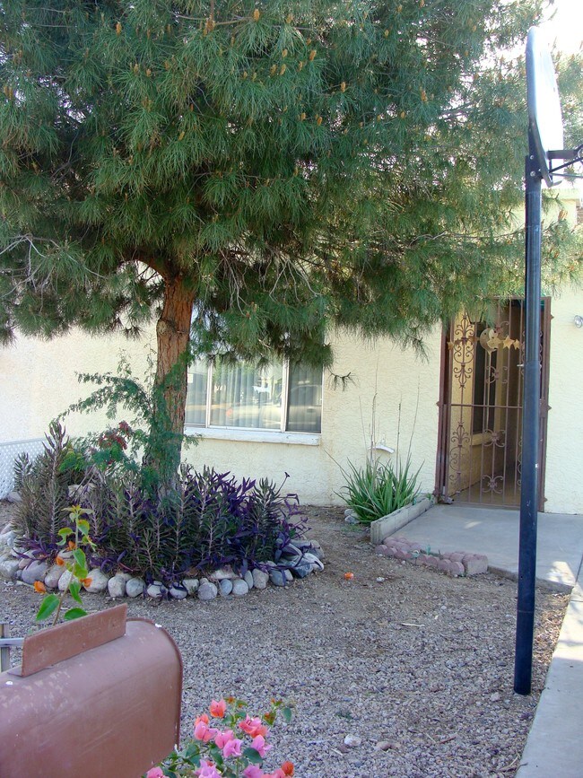 Building Photo - 12636 N 113th Ave