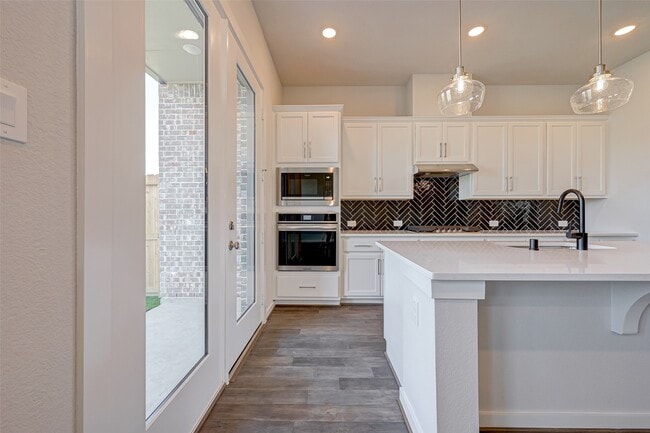 Building Photo - 6570 Scarlet Pond Ln