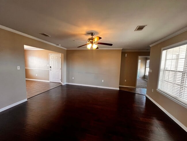 Building Photo - 3/2 in Sherwood