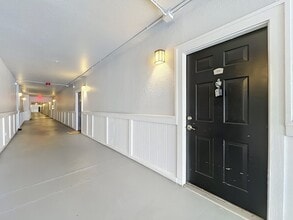 Building Photo - 206 E South St