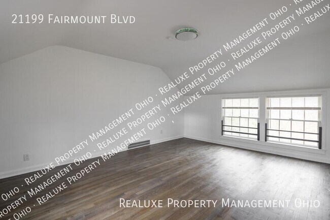 Building Photo - 21199 Fairmount Blvd