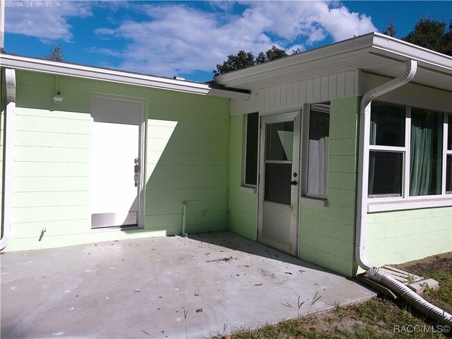 Building Photo - 1080 N Hollywood Cir