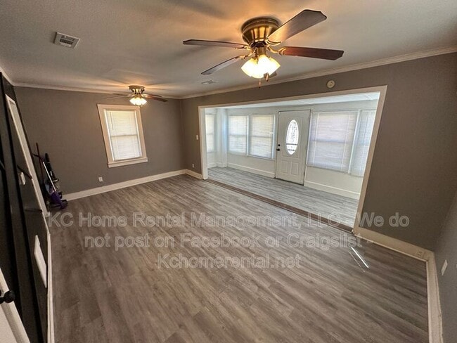 Building Photo - 2917 E 61st St