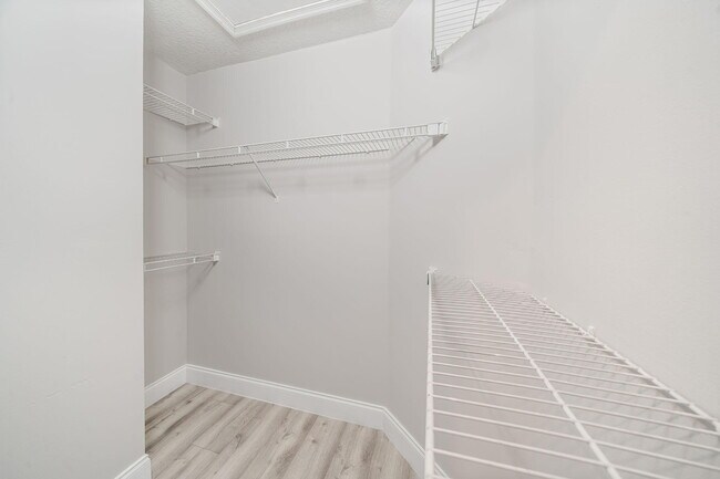 Building Photo - 3257 El Camino Real