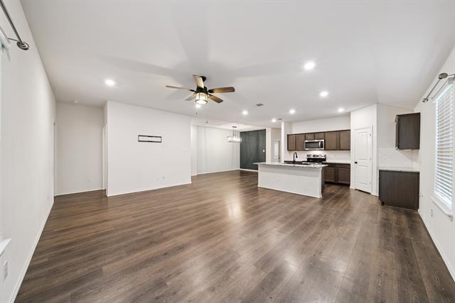 Building Photo - 809 Farmstead Wy