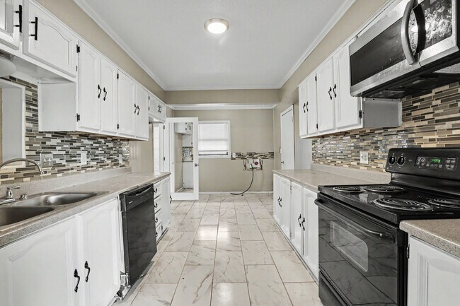 Building Photo - 2236 SW 59th Pl